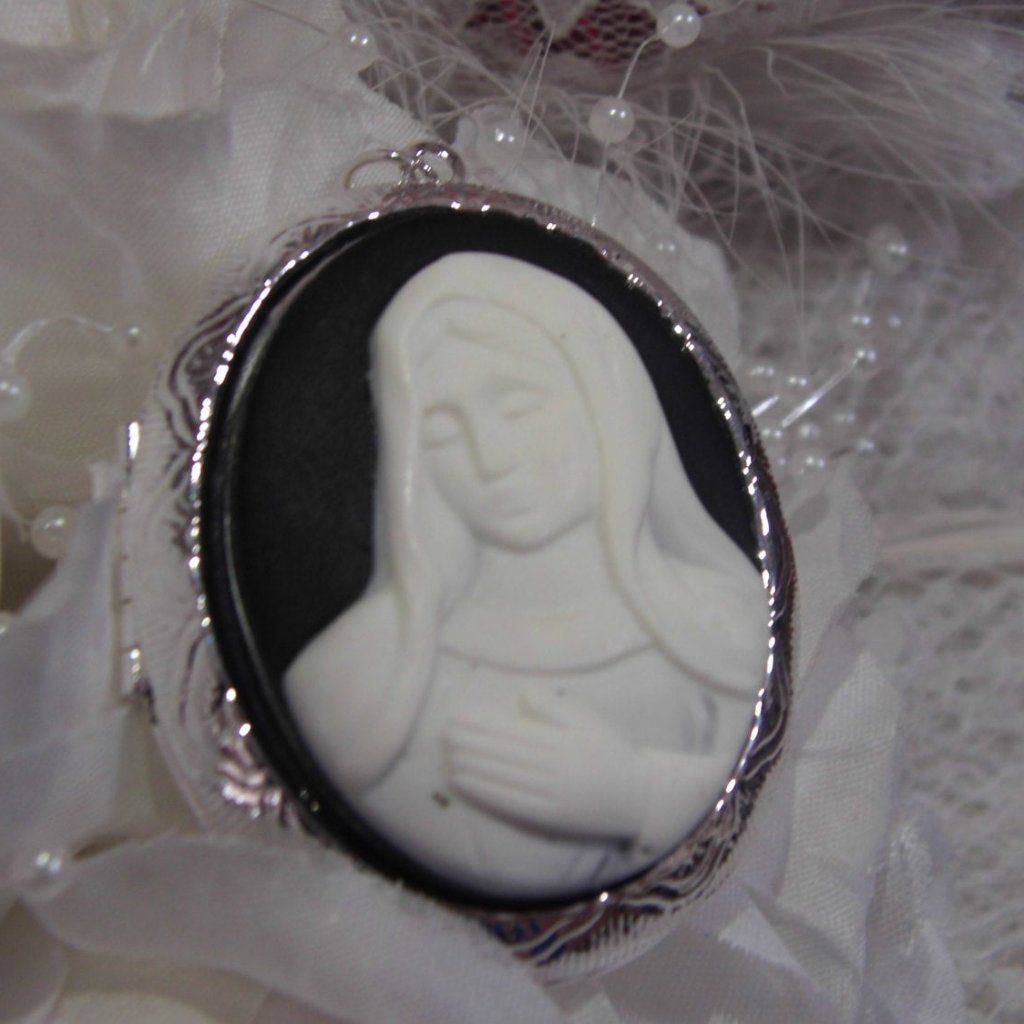 Mary Jesus Christian Locket Cameo Rosary Necklace 28$
